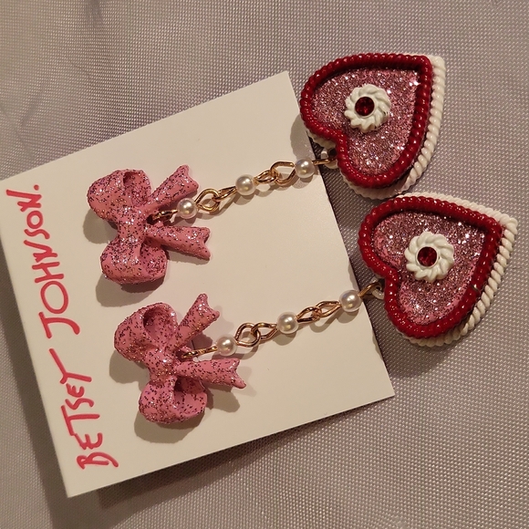 Betsey Johnson heart ❤️ torte dangle - Picture 2 of 4